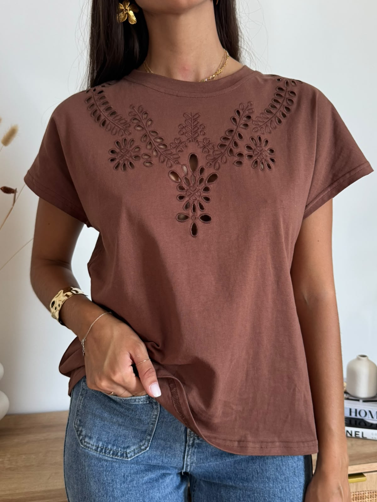 T-SHIRT ARIEL MARRONE