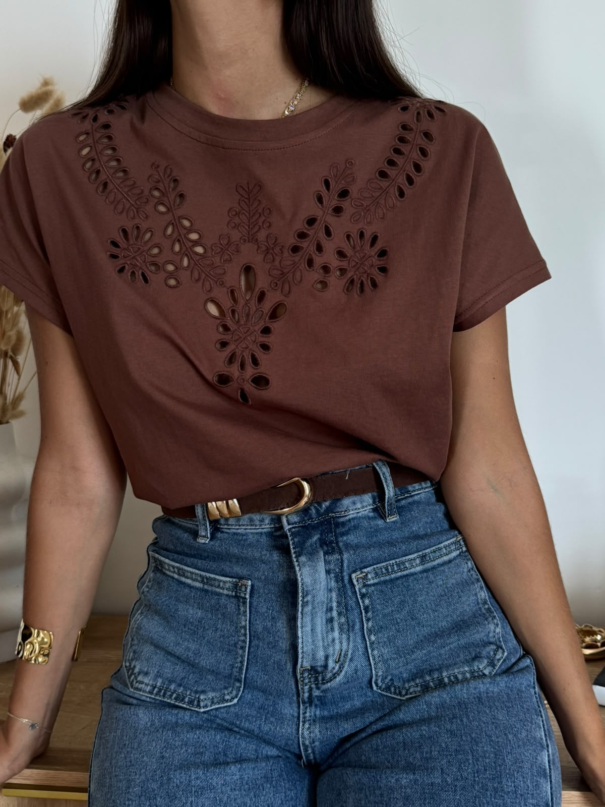 T-SHIRT ARIEL MARRONE